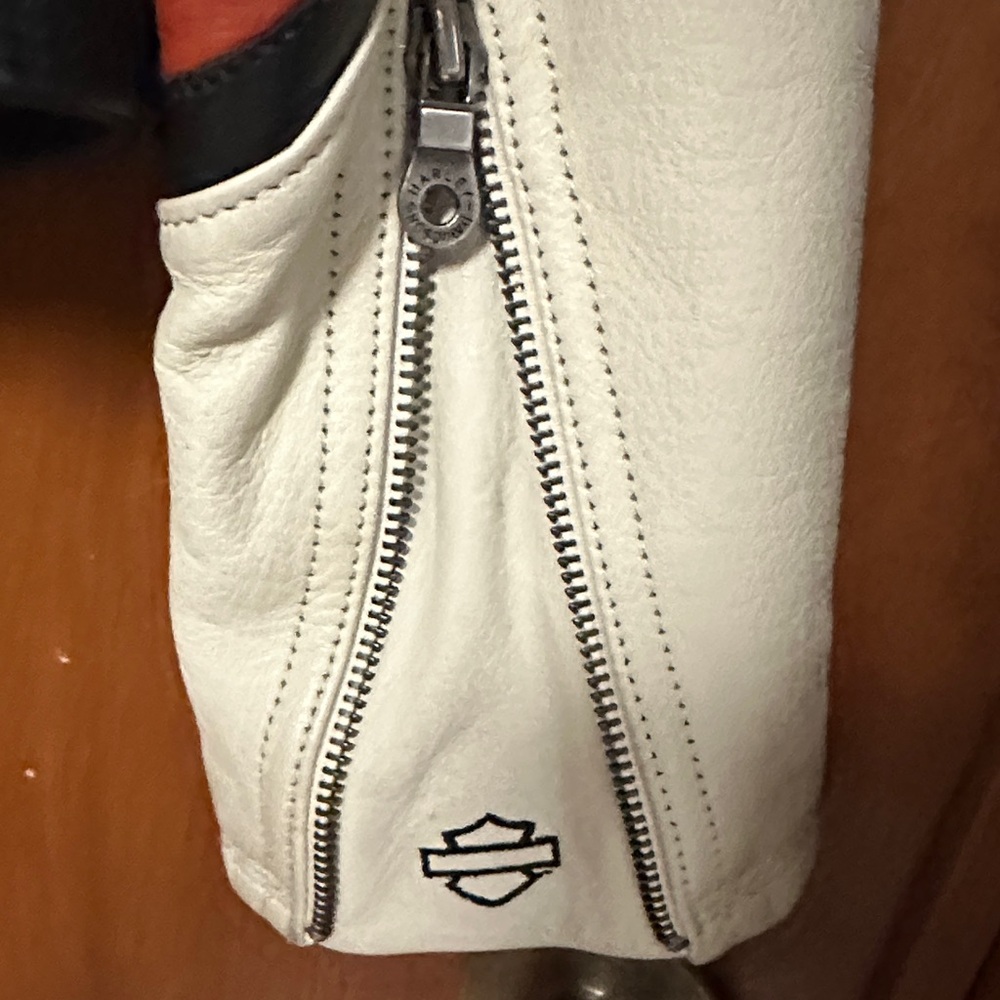 Harley-Davidson Black and Cream Leather Jacket - Picture 5 of 13